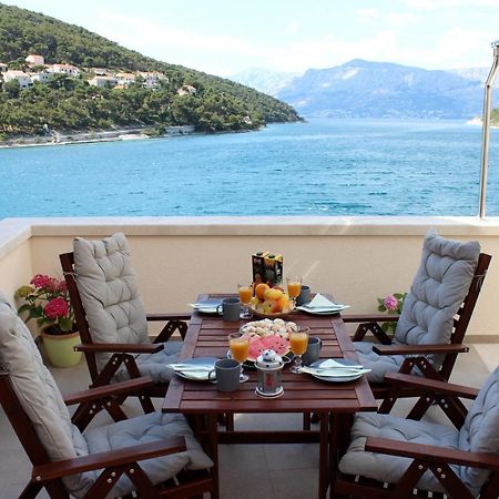 The View Apartment Pucisca Bagian luar foto