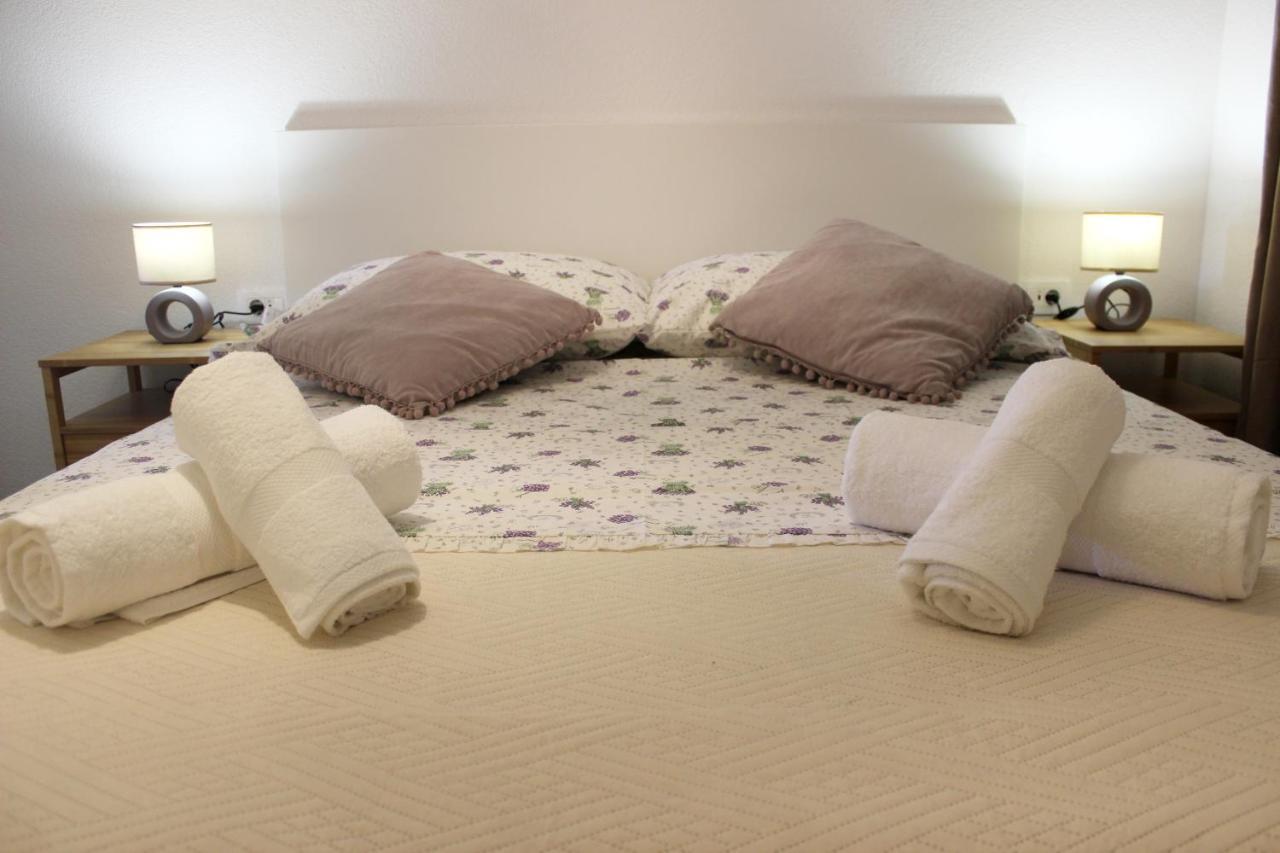 The View Apartment Pucisca Bagian luar foto