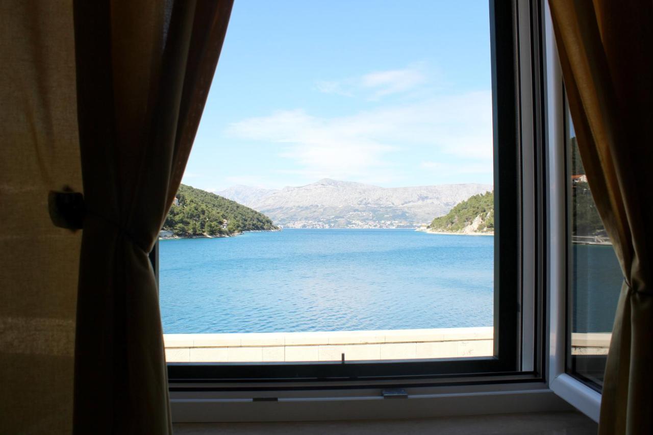 The View Apartment Pucisca Bagian luar foto