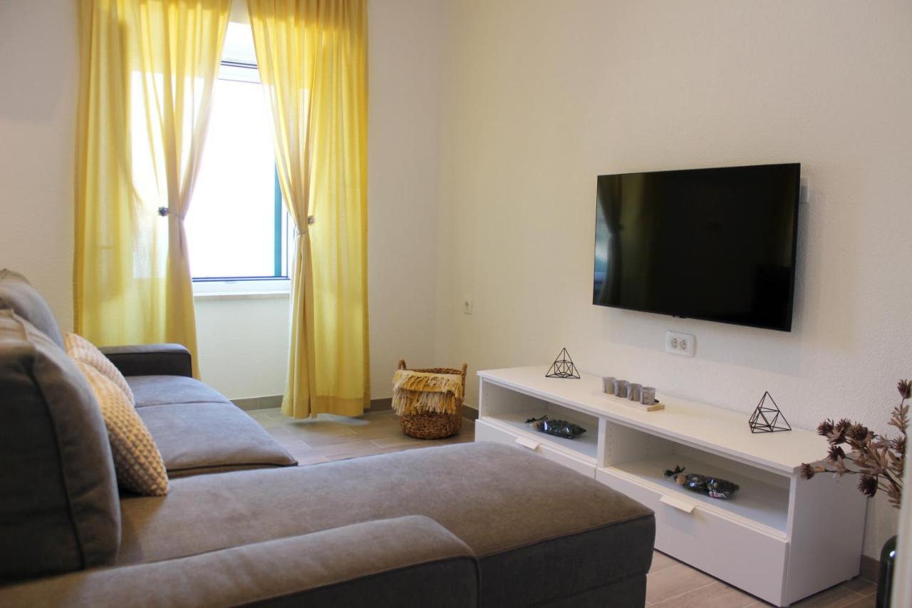 The View Apartment Pucisca Bagian luar foto