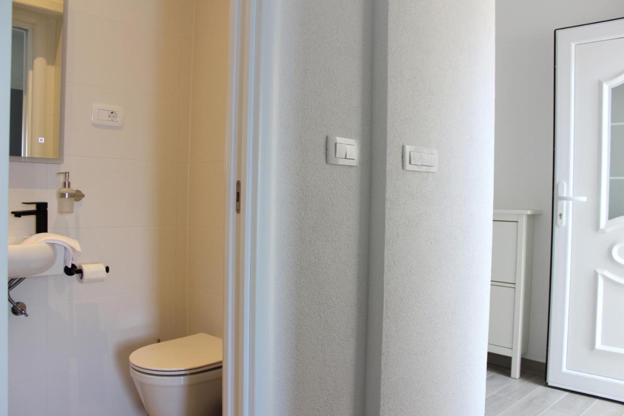 The View Apartment Pucisca Bagian luar foto