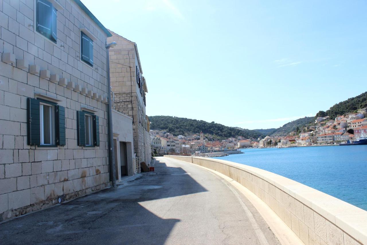 The View Apartment Pucisca Bagian luar foto